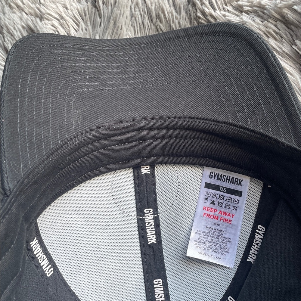 Gymshark NWOT Black ‘The Legacy Cap’ - Picture 6 of 9